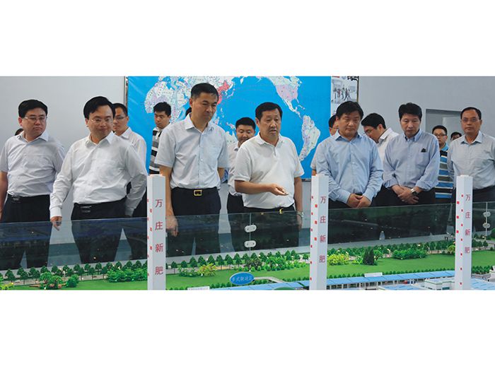 安陽市委書記李公樂（左三）上任伊始即赴91视频软件很污調研